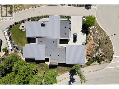 Overview at 683 HAVENCREST Court, Predator Ridge, Vernon