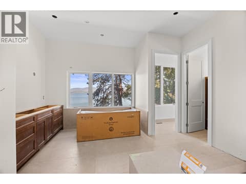 Principle Ensuite at 9701 Delcliffe Road, Okanagan Landing, Vernon