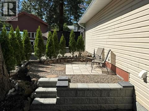 Photo 10 of 3037 Country Hills Lane, Glenrosa, West Kelowna