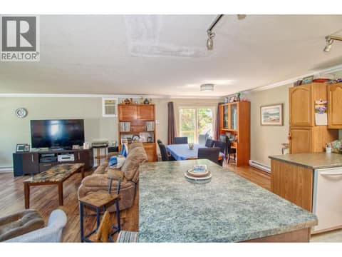 Main floor kitchen at 393 Northern View Drive, Okanagan North, Vernon