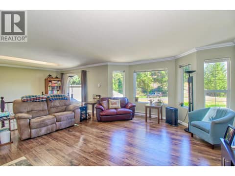 Main floor living at 393 Northern View Drive, Okanagan North, Vernon