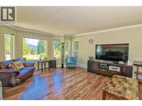 Main floor living at 393 Northern View Drive, Okanagan North, Vernon