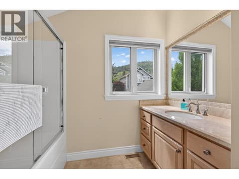 Bedroom 2 ensuite at 7769 Okanagan Landing Road Unit# 7, Okanagan Landing, Vernon
