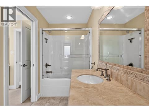 Bedroom 3 ensuite at 7769 Okanagan Landing Road Unit# 7, Okanagan Landing, Vernon