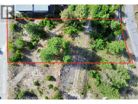 Lot lines are estimates only at 3451 Arawana Road, Naramata Rural