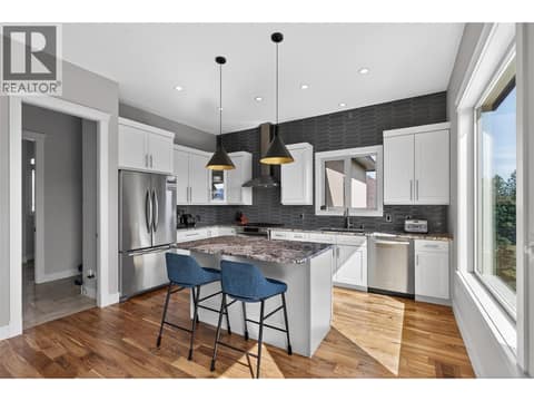 Photo 9 of 1086 Aurora Heights, West Kelowna Estates