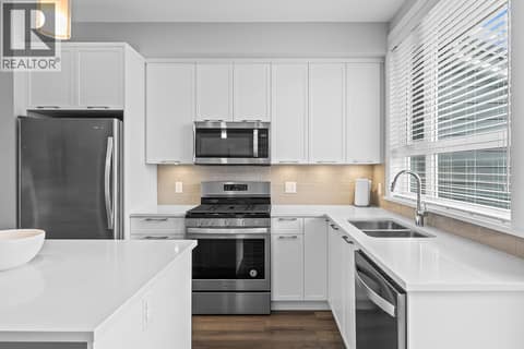 Kitchen at 13098 Shoreline Way Unit# 62, Lake Country North West