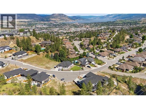 Photo 4 of 3232 EVERGREEN Drive, Wiltse/Valleyview, Penticton