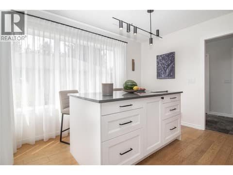 Photo 10 of 621 Cassiar Road, Dilworth Mountain, Kelowna