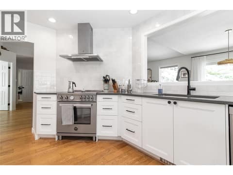Photo 12 of 621 Cassiar Road, Dilworth Mountain, Kelowna