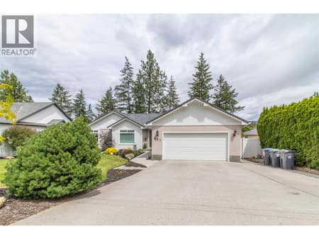 Photo 2 of 621 Cassiar Road, Dilworth Mountain, Kelowna