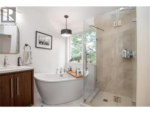 Photo 29 of 621 Cassiar Road, Dilworth Mountain, Kelowna