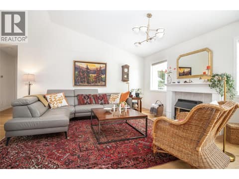 Photo 3 of 621 Cassiar Road, Dilworth Mountain, Kelowna