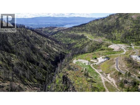 You can see how close to Lake Ok and still have such a expansive freedom at 495 Bear Creek Road, West Kelowna Estates