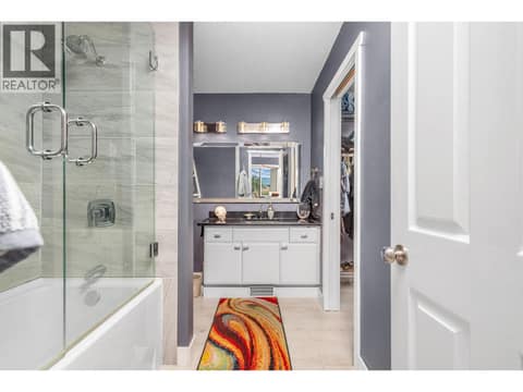 Main floor bathroom at 6901 Manning Place Unit# 3, Foothills, Vernon
