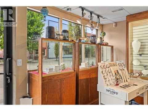 Photo 14 of 608 Cliff Avenue, Enderby / Grindrod