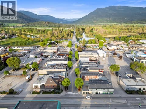 Photo 51 of 608 Cliff Avenue, Enderby / Grindrod