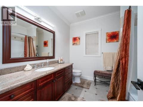 4pce bathroom upstairs off the family room at 955 Gable Road, Lake Country North West