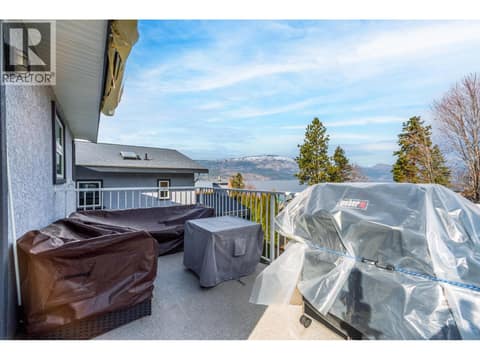 Deck with lake views - suite above garage at 955 Gable Road, Lake Country North West