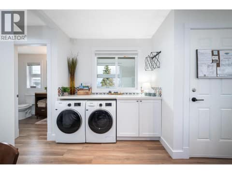Laundry - suite above garage at 955 Gable Road, Lake Country North West