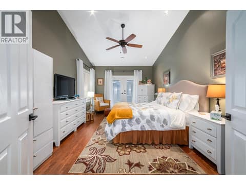 Second bedroom upstairs at 955 Gable Road, Lake Country North West