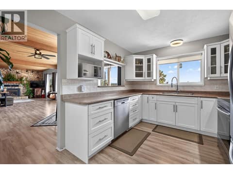 Photo 2 of 3716 Salloum Road, Glenrosa, West Kelowna