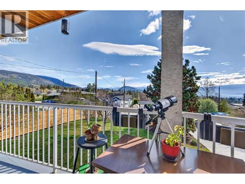 Photo 4 of 3716 Salloum Road, Glenrosa, West Kelowna