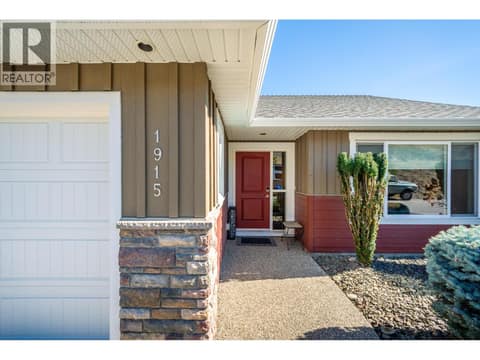 Photo 2 of 1915 Rosealee Lane, West Kelowna Estates