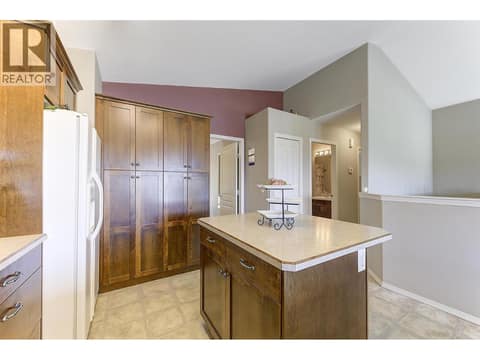 Photo 9 of 3684 Morningside Drive, Glenrosa, West Kelowna