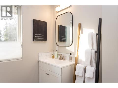 Ensuite at 6720 Langley Court, Ellison, Kelowna