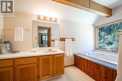 Upper Floor Level: 3 PC Primary Ensuite at 187 Gibson Road, Lumby Valley