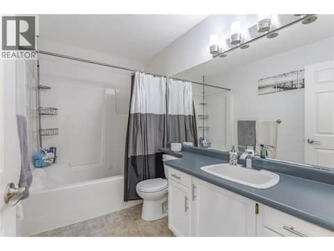 Full 4 Piece Bathroom at 7841 97 Highway Highway Unit# 112-1, Lake Country East / Oyama