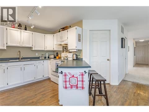 With Built-ins at 7841 97 Highway Highway Unit# 112-1, Lake Country East / Oyama