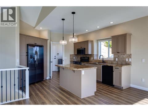 Photo 11 of 1084 Aurora Heights, West Kelowna Estates