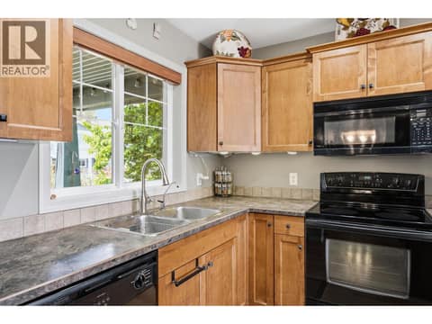 Photo 11 of 3652 Yorkton Road, Glenrosa, West Kelowna