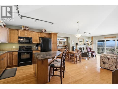 Photo 3 of 3652 Yorkton Road, Glenrosa, West Kelowna