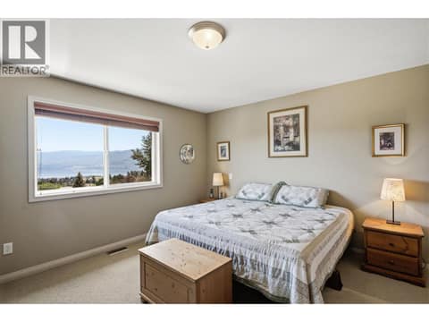 Photo 4 of 3652 Yorkton Road, Glenrosa, West Kelowna