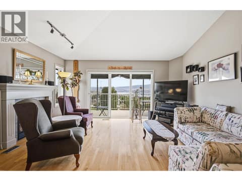 Photo 5 of 3652 Yorkton Road, Glenrosa, West Kelowna