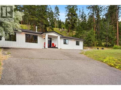 Large paved driveway - loads of parking at 16515 Commonage Road, Lake Country North West