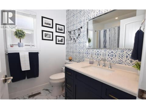 Main bath at 562 Meadowlark Avenue, Okanagan North, Vernon