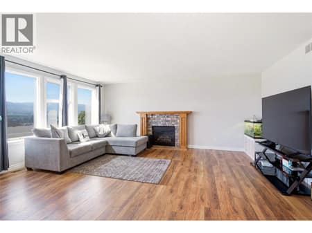 Photo 2 of 2260 Omineca Place, Dilworth Mountain, Kelowna