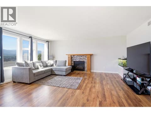 Photo 2 of 2260 Omineca Place, Dilworth Mountain, Kelowna