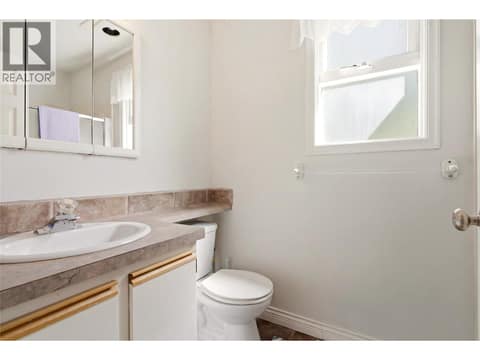 Photo 20 of 2260 Omineca Place, Dilworth Mountain, Kelowna