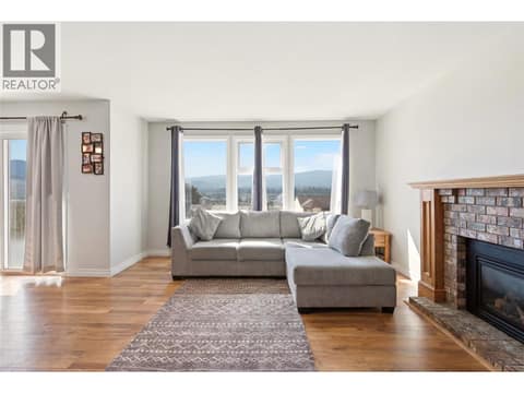 Photo 4 of 2260 Omineca Place, Dilworth Mountain, Kelowna