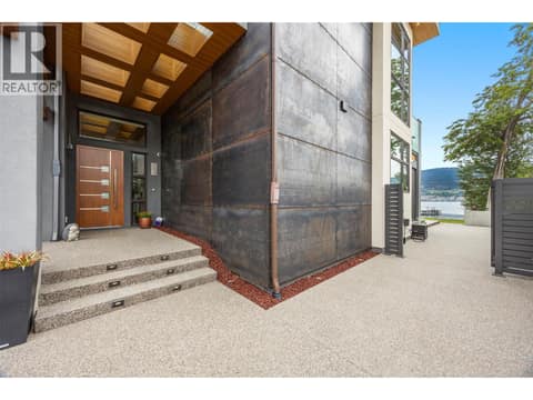Photo 10 of 704 Stonor Street, Trout Creek, Summerland