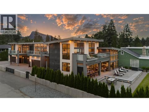 Photo 5 of 704 Stonor Street, Trout Creek, Summerland