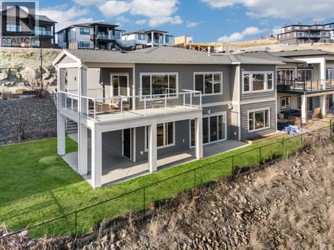 Grass virtually improved at 687 Acadia Street, University District, Kelowna