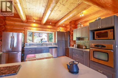 Photo 6 of 3901 Cottonwood Lane, Naramata Rural