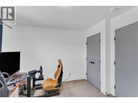 Photo 17 of 4214 33 Street, City of Vernon