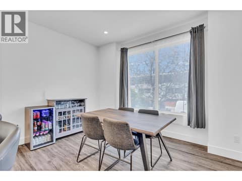 Dining at 4214 33 Street, City of Vernon